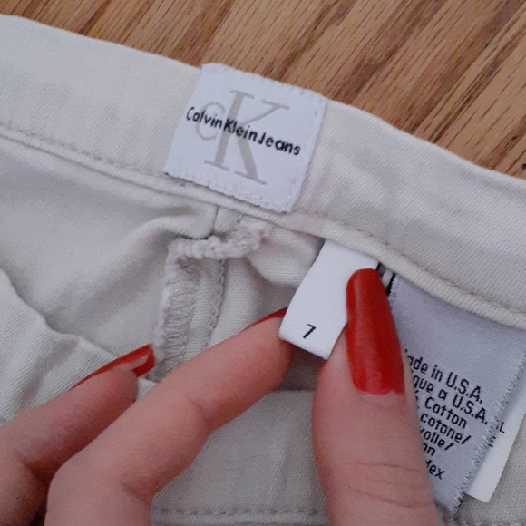 Y2K Calvin Klein Capris w/ Red Orange Flowers - Picture 2 of 6